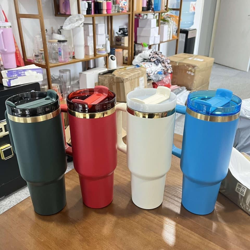 16 Pack 40oz Powder Coated Gold Plated Gold Underneath H2.0 40oz Christmas Tumblers For Laser Engraving  _GGblanks