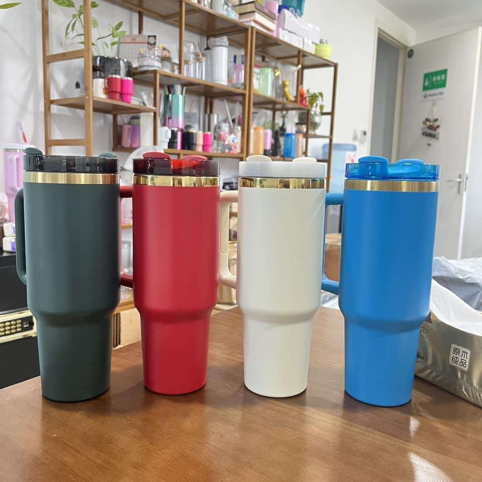 16 Pack 40oz Powder Coated Gold Plated Gold Underneath H2.0 40oz Christmas Tumblers For Laser Engraving  _GGblanks